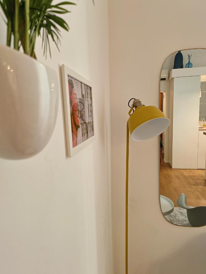 In Urbs Apartment Salerno Exterior photo