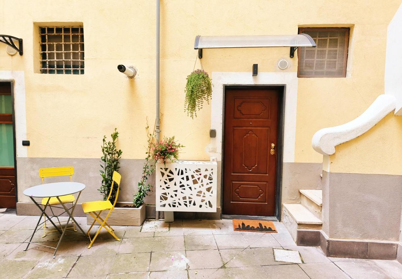 In Urbs Apartment Salerno Exterior photo